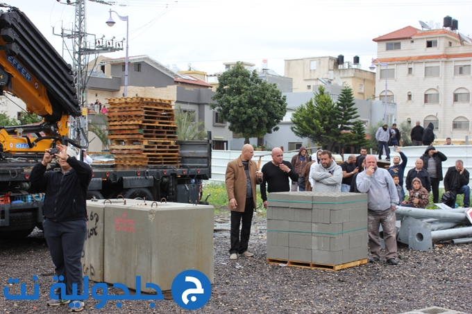 رفع قبة مسجد الروضة في جلجولية